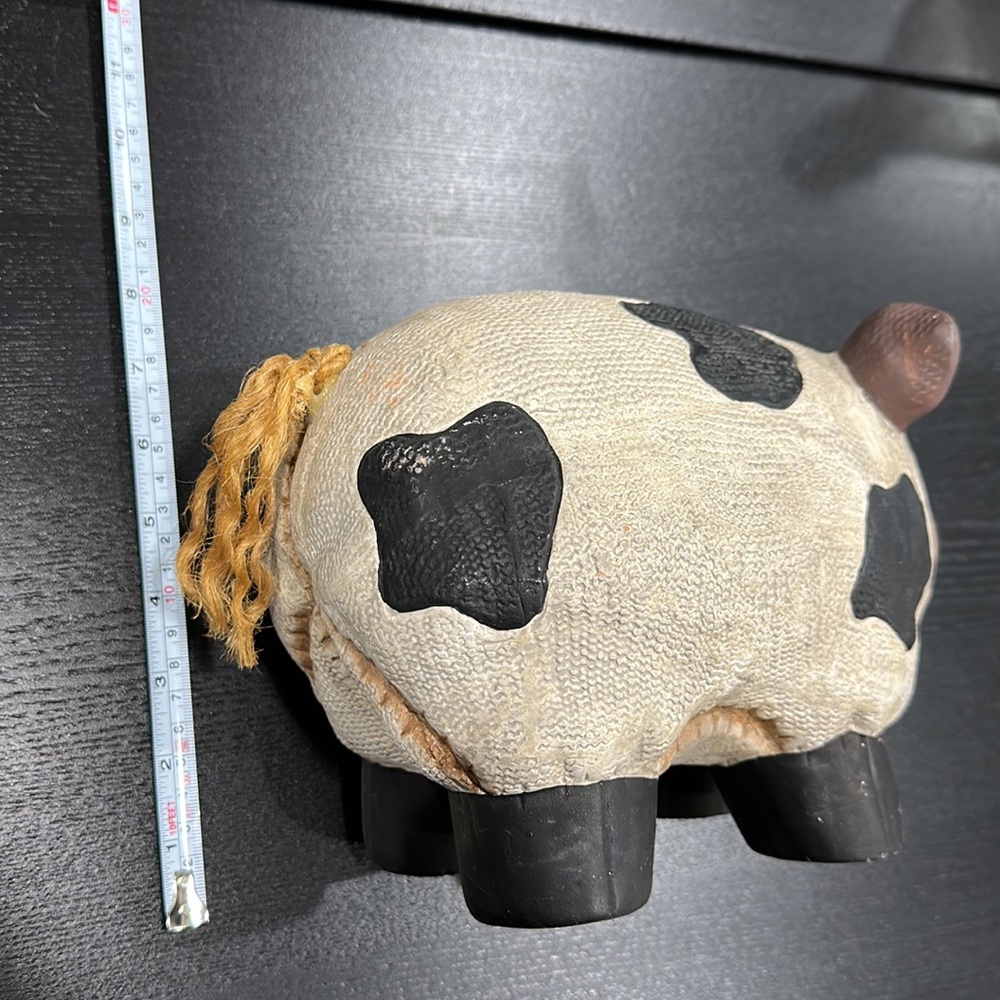 Stitched Burlap Effect Ceramic Pig Statue - Picture 12 of 12